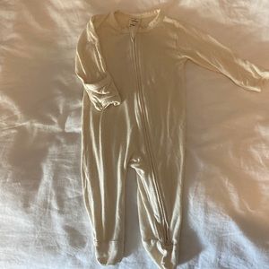 Larkspur bamboo footie 3-6 months in ecru